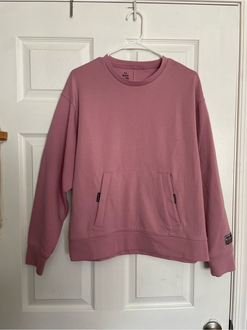 Under Amour Women’s size Large Mauve Pink Crewneck Sweatshirt with Front Pockets